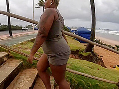 Fille Bahianaise S Etale Sur La Plage Pendant La
