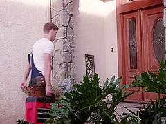 Squirting Milf Fucked Balls Deep - PornWorld