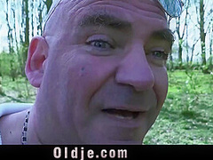 Old Kinky Dude Is Fucking A Sleazy Teen 18+