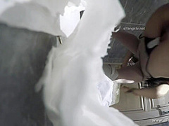 chinese girls go to toilet.527