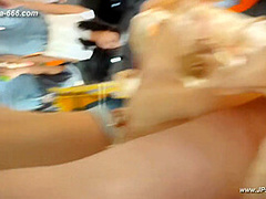 peeping chinese amateur upskirt.221