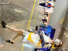 peeping chinese amateur upskirt.221