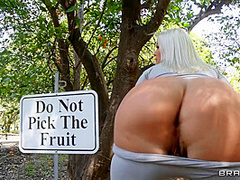 Look At All That Cash! With Julie Cash, Keiran Lee - Brazzers