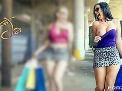 Who Looks Hotter ? With Jayden Jaymes, Keiran Lee, Kagney Linn Karter - Brazzers