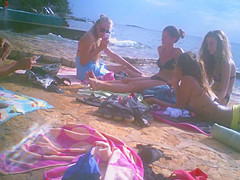 Upshorts dick flash for group of girls on beach