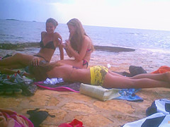 Upshorts dick flash for group of girls on beach