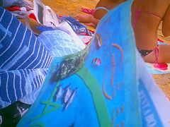 Upshorts dick flash for group of girls on beach