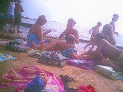 Upshorts dick flash for group of girls on beach
