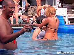 All we Wanna do I fuck in the Pool for GroupSexGames