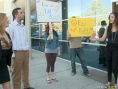 Strangers In Paradise With Keiran Lee, Jessica Moore - Brazzers