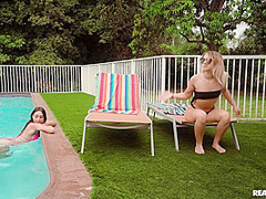 Splashy Sneaky Sex - RealityKings with JMac, Sisi Rose