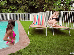 Splashy Sneaky Sex - RealityKings with JMac, Sisi Rose