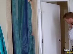 Esposa Coge Dos Veces With Bill Bailey, Ava Addams, Keiran Lee - Brazzers