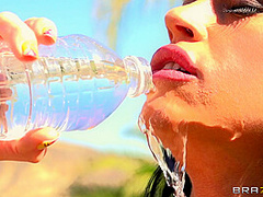 Aryana's Gotta Loosen Up With Keiran Lee, Aryana Augustine - Brazzers