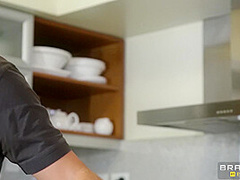 Hola Vecino With Keiran Lee, Esperanza Gomez - Brazzers