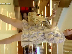 peeping chinese amateur upskirt.228
