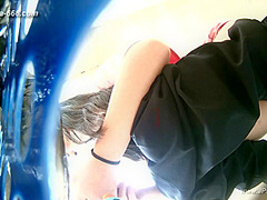chinese girls go to toilet.540