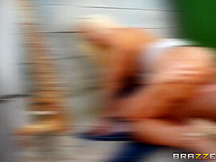 She's On The Prowl With Blondie Fesser, Pablo Ferrari - Brazzers
