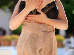 Rachel-Aldana-Glorious-Dripping-In-Gold