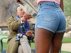 Nasty Old Bench Flasher Meets Thirsty Jogging Nymph With Ebony Mystique, Chong Dong - Brazzers