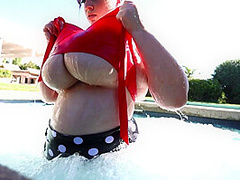 Lana Kendrick - Polkadot Hottub - 5d 1