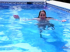 Linda Del Sol And Aunt Judys - Hot Spanish Milf Plays In The Pool