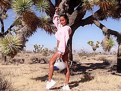 Putri Cinta in Desert Heat - PlayboyPlus