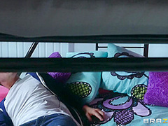 Co-Eds And Bunk Beds With Jessy Jones, Cali Carter - Brazzers