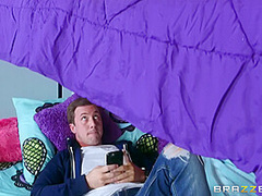 Co-Eds And Bunk Beds With Jessy Jones, Cali Carter - Brazzers