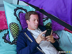 Co-Eds And Bunk Beds With Jessy Jones, Cali Carter - Brazzers