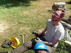 HUNT4K. Hunter seduced a handywoman, her BF caught them and saw Hunter’s cumshot inside her pussy