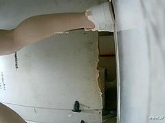 chinese girls go to toilet.545