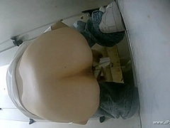 chinese girls go to toilet.545