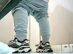 chinese girls go to toilet.547