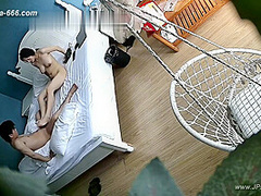 Hackers use the camera to remote monitoring of a lover's home life.654