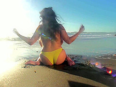 Leanne Crow - Yellow Glow 1