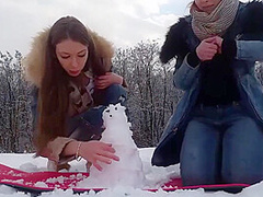 Play And Cum In Snow