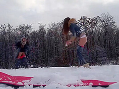 Play And Cum In Snow