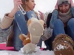 Play And Cum In Snow