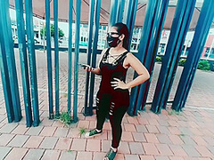 Sexo Por Dinero. Le Doy Dinero A Para Que Me Chupe Mi Polla