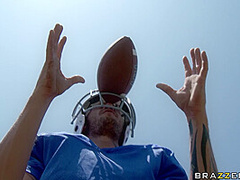 Cheerleader Distraction With Crissy James, Scott Nails - Brazzers