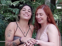 Chupando A Bucetinha Da Com Plug Anal) Ate Ela Gozar With Emme White And Lolah Vibe