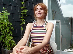 Kreative Regina Aus Nurnberg Kommt Mit Ihrem Vibrator Zum Hohepunkt