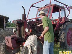 Blonde Slut Valentina Blue Loves an Outdoor Anal