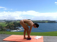 Melissa Mendiny In Yoga Pants Strip