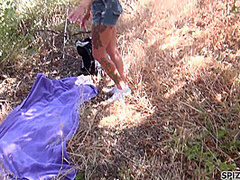 Anna Bell Peaks Day Out - Spizoo