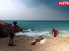 Ebony Teen 18+ Seduced And Fucked At The Beach - Noe Milk And Antonio Ross