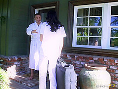 Massaging A Hard Jerk With Ariana Marie, Keiran Lee - Brazzers