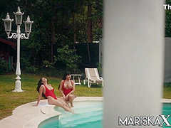 Mariska X And Valentina Ricci In Mariska Fuck Poolside